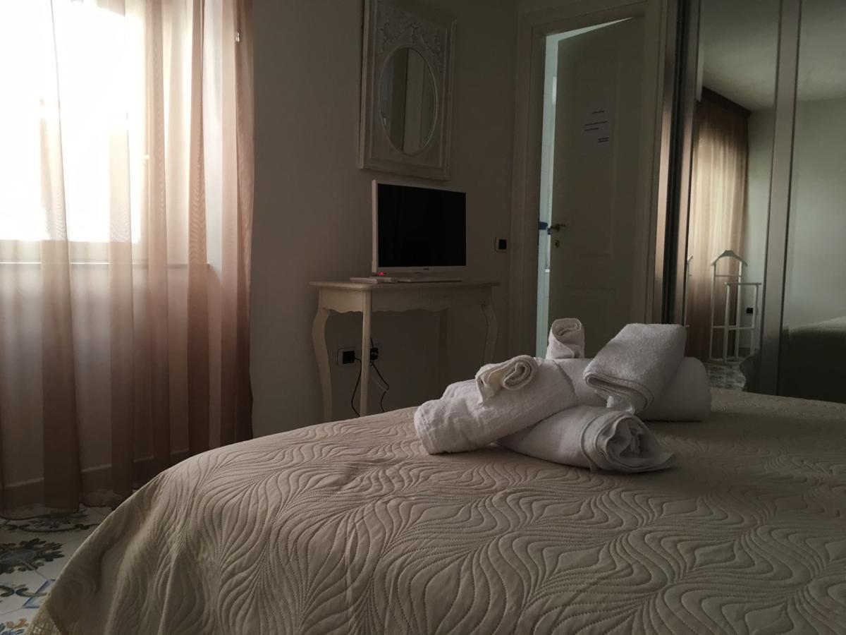 Bed and Breakfast La Corte Del Re Borbone Caserta Exteriér fotografie